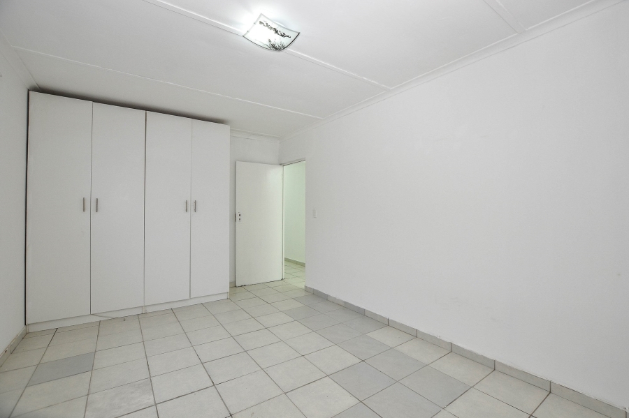 8 Bedroom Property for Sale in Parklands Western Cape